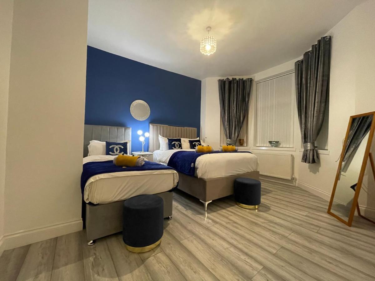 Hla Holytown Apartment *