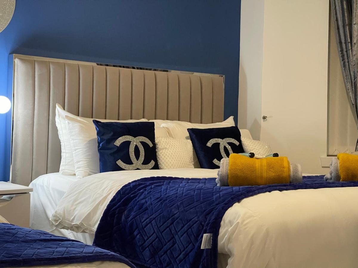Hla Holytown Apartment