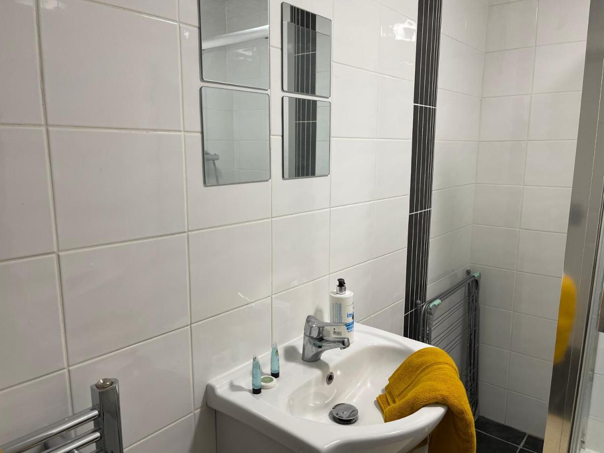 Hla Holytown Apartment *